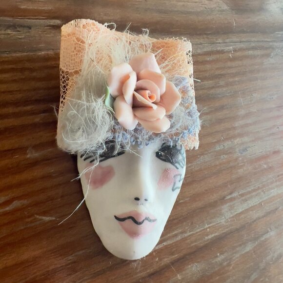 Vintage 80s OOAK Handmade Ceramic Face Brooch - Picture 1 of 5